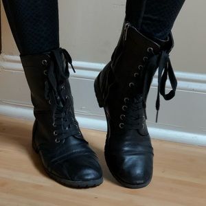 Sturdy Lace-Up Leather Combat Boots